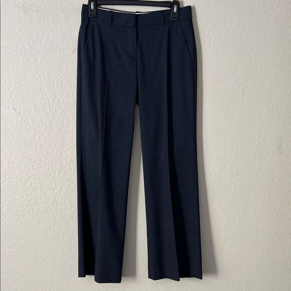 Theory Pants - Like New! THEORY Wool Blend Straight Leg Full Length Trouser in Navy in Size 0